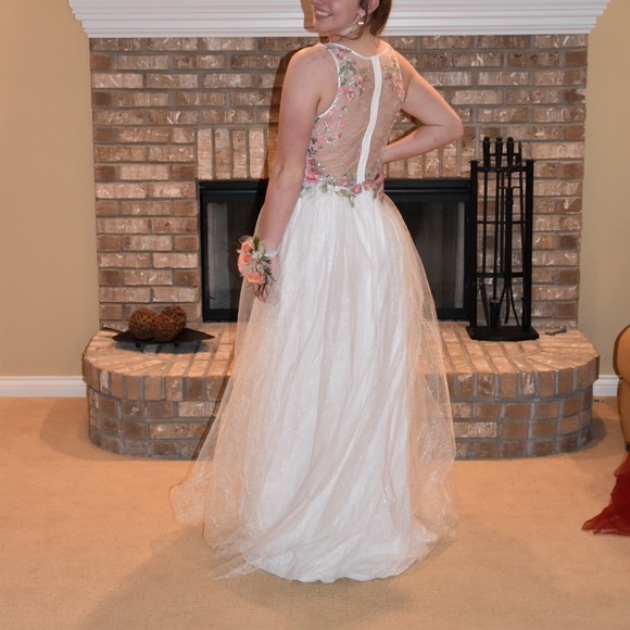 PROM DRESS - Picture 2 of 4